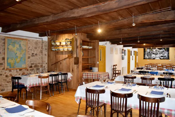 Casa de comer Entrepiedras