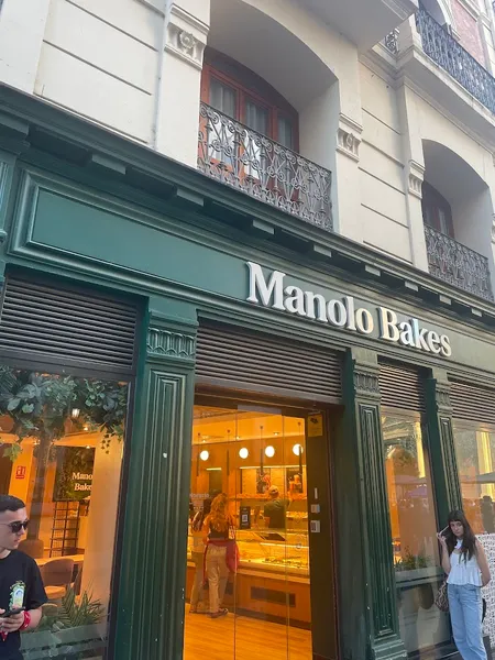 Manolo Bakes