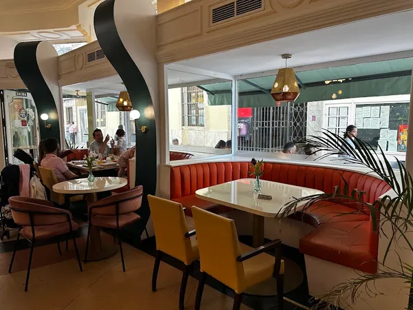 Carmen GastroBar Gin Club