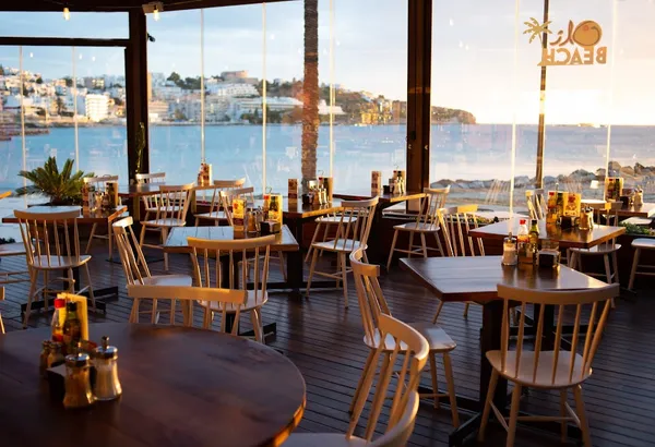 Oli Beach Restaurant